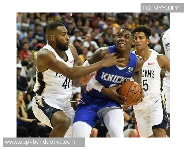 怪物级表现文班在空中接球扣篮展现惊人力量与技巧视觉冲击力十足